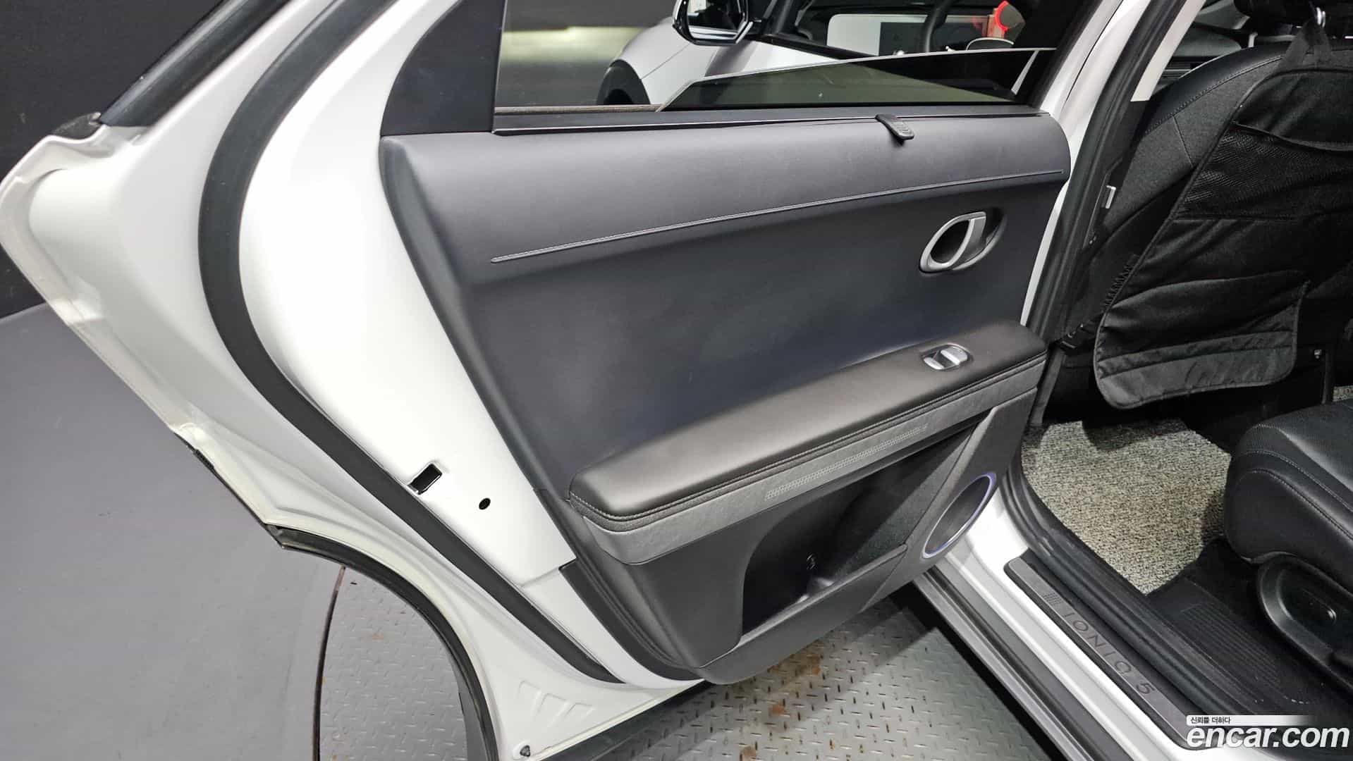 Ioniq5 Hyundai 2022.2-INNER-035