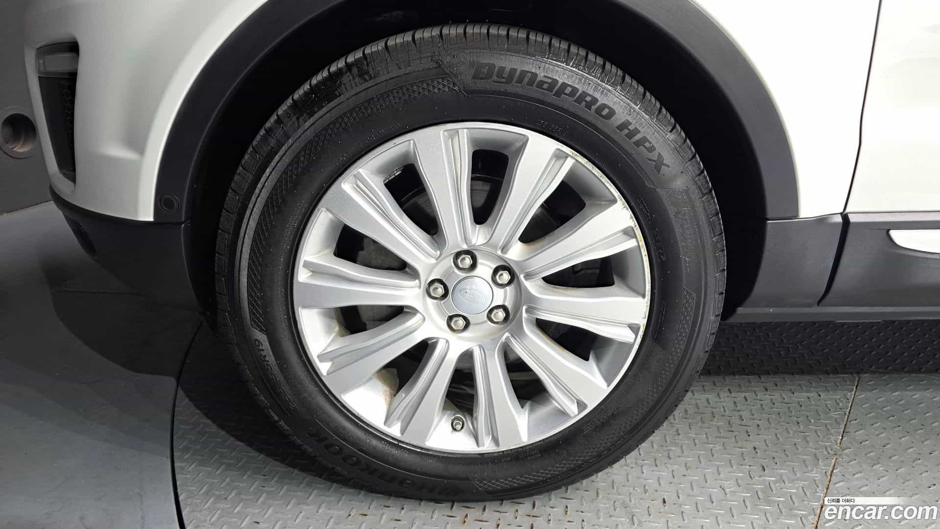 Range Rover Evoque Land Rover 2016.0-OUTER-005
