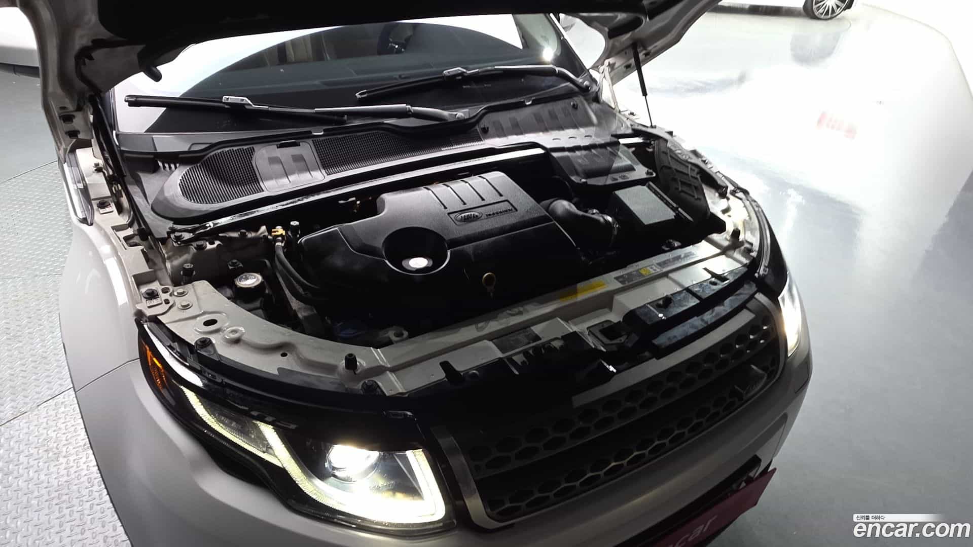 Range Rover Evoque Land Rover 2016.0-OUTER-006