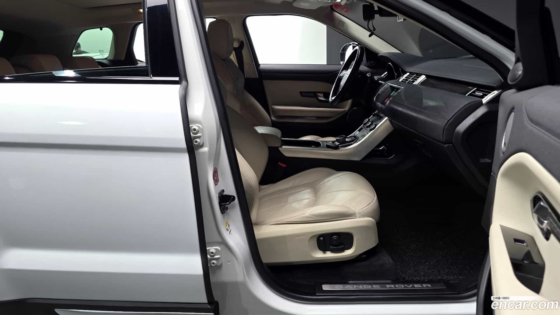 Range Rover Evoque Land Rover 2016.0-INNER-010