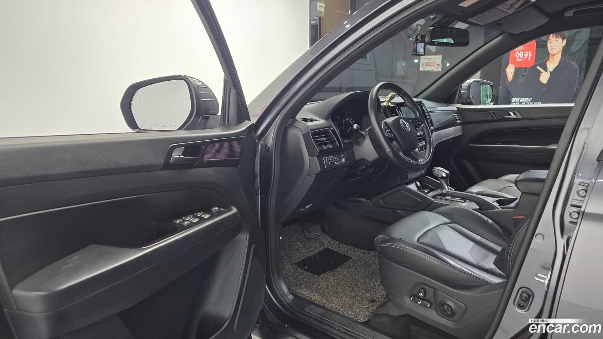 Rexton KG Mobility 2019.8-INNER-010