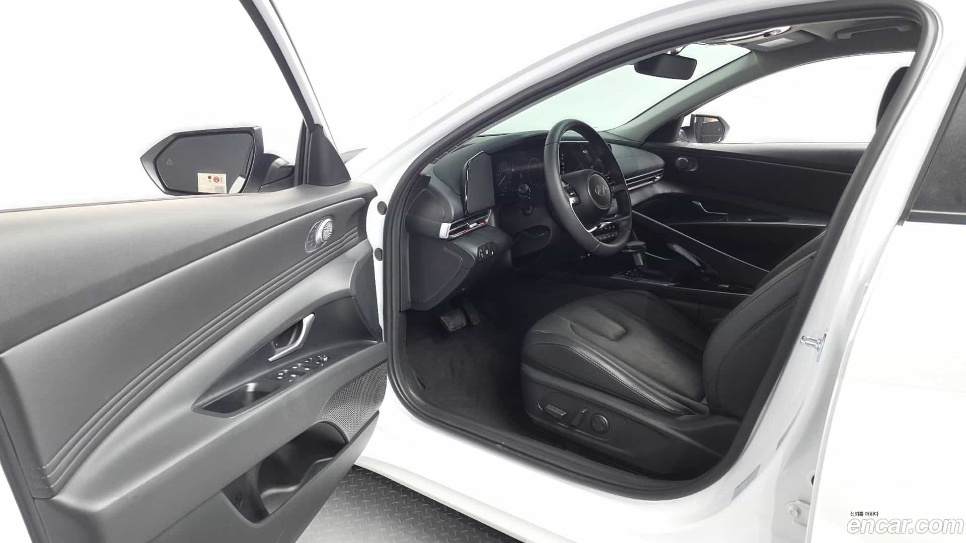 AVANTE Hyundai 2025.10-INNER-010