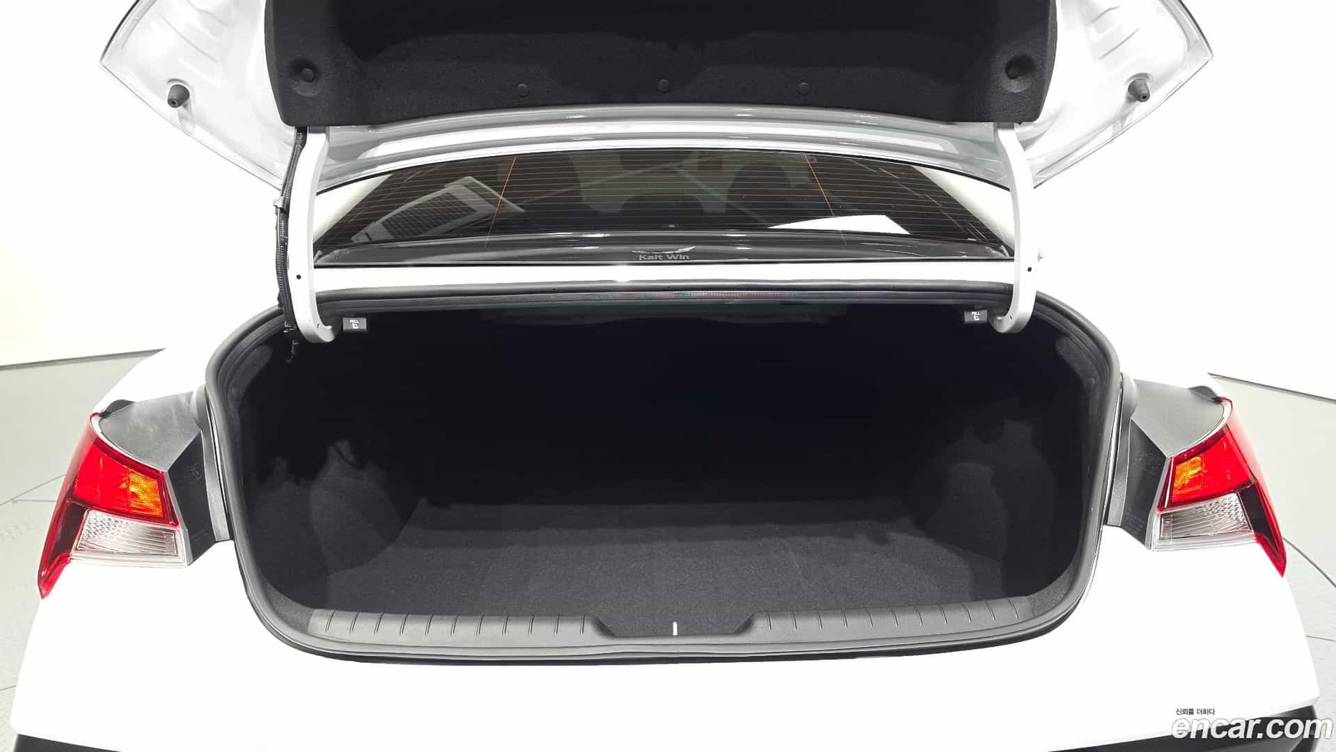 AVANTE Hyundai 2025.10-OPTION-024