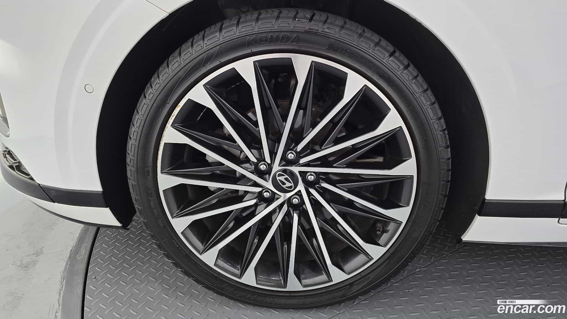 Grandeur Hyundai 2023.0-OUTER-005