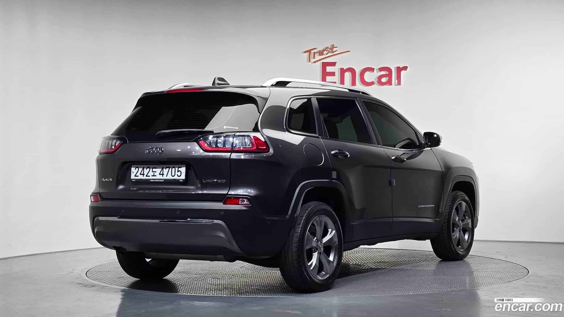 Cherokee Jeep 2020.4-OUTER-002
