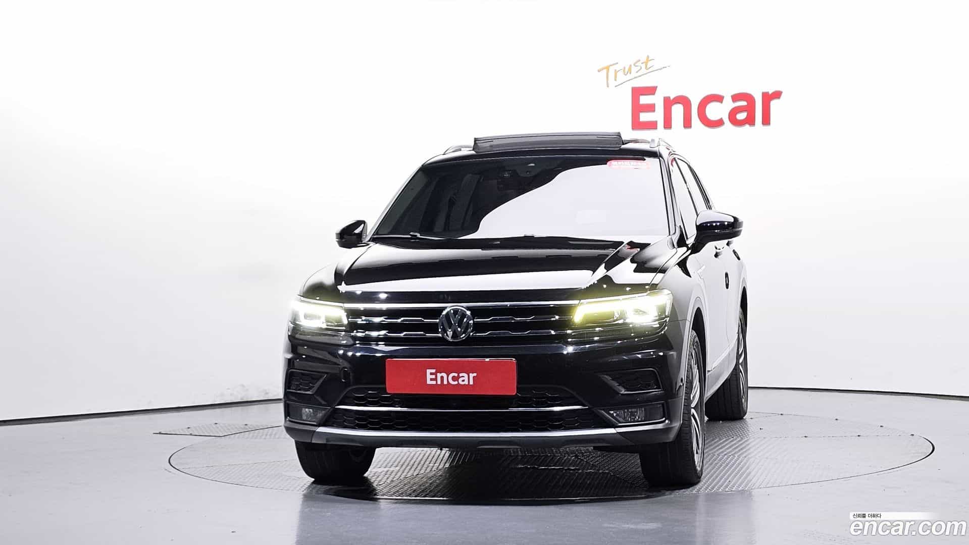 Tiguan Volkswagen 2020.11-OUTER-003