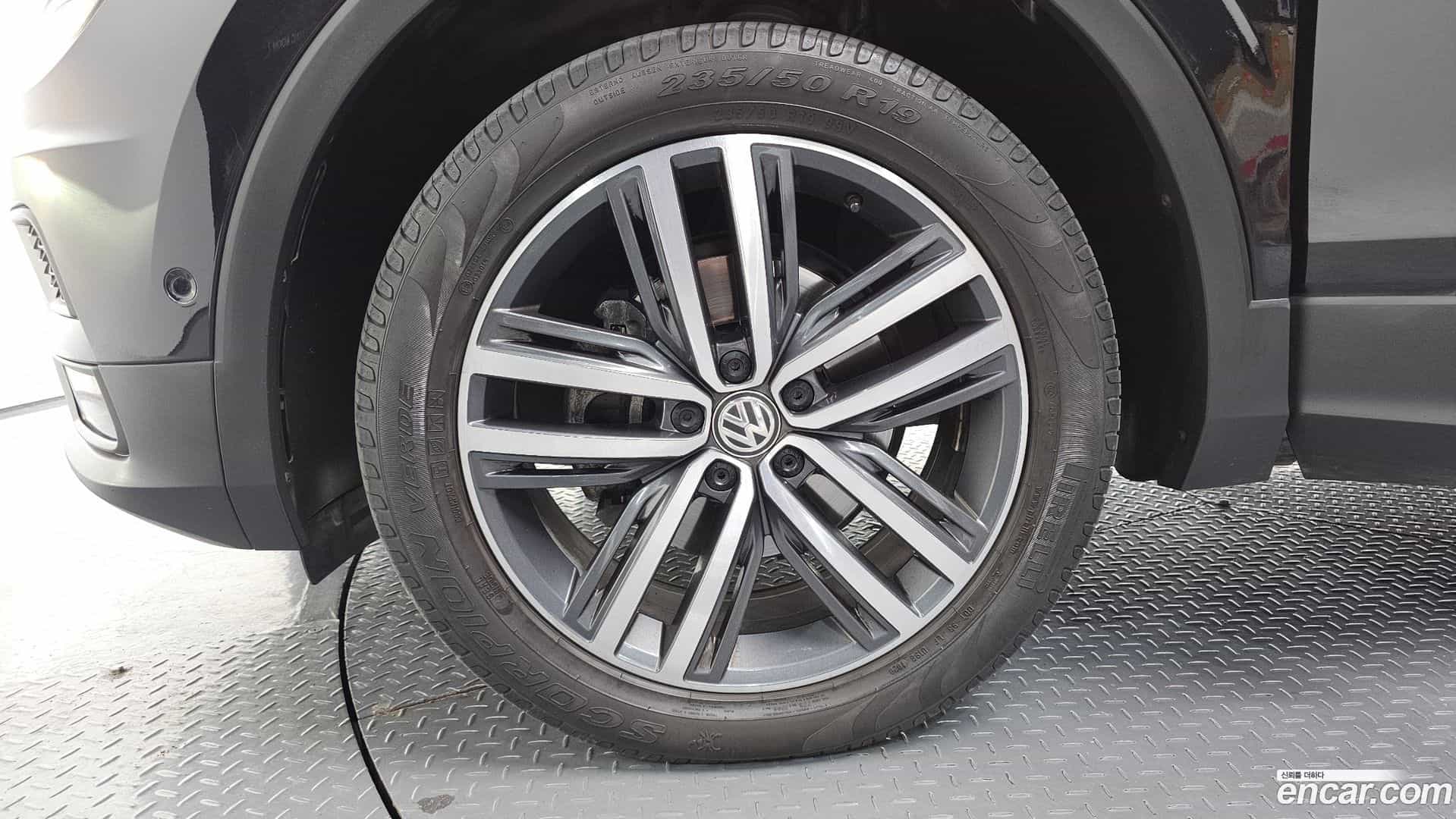 Tiguan Volkswagen 2020.11-OUTER-005