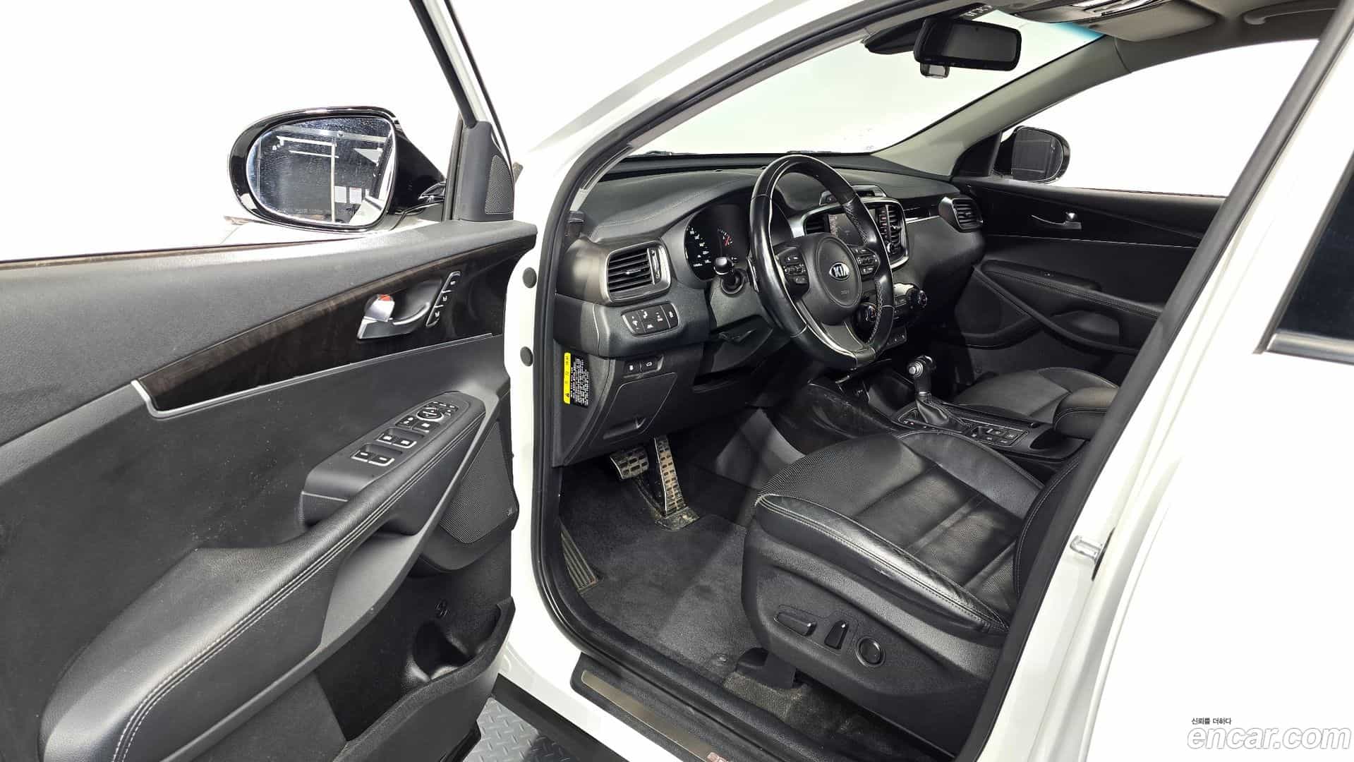 Sorento Kia 2016.9-INNER-010