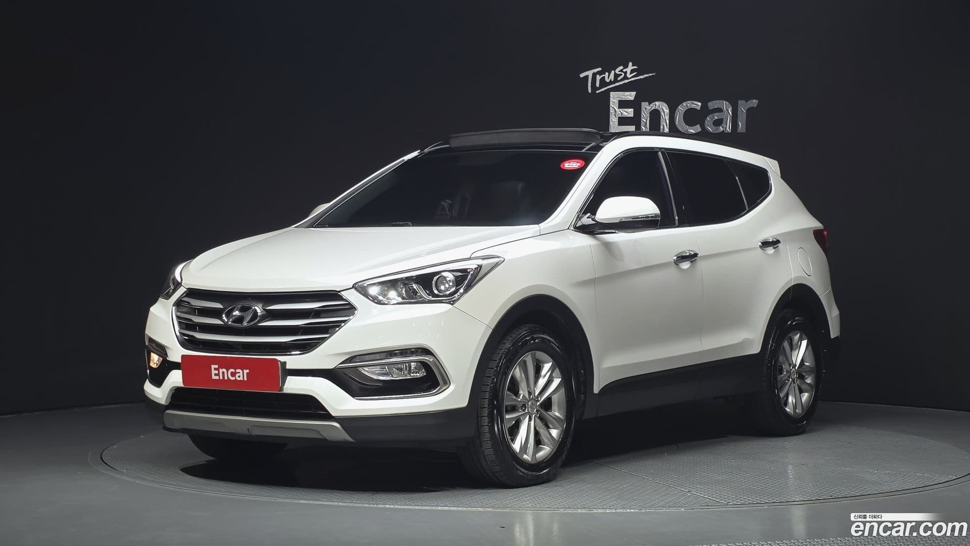 Main__Slider__Photo:Santafe Hyundai 2016.6-0