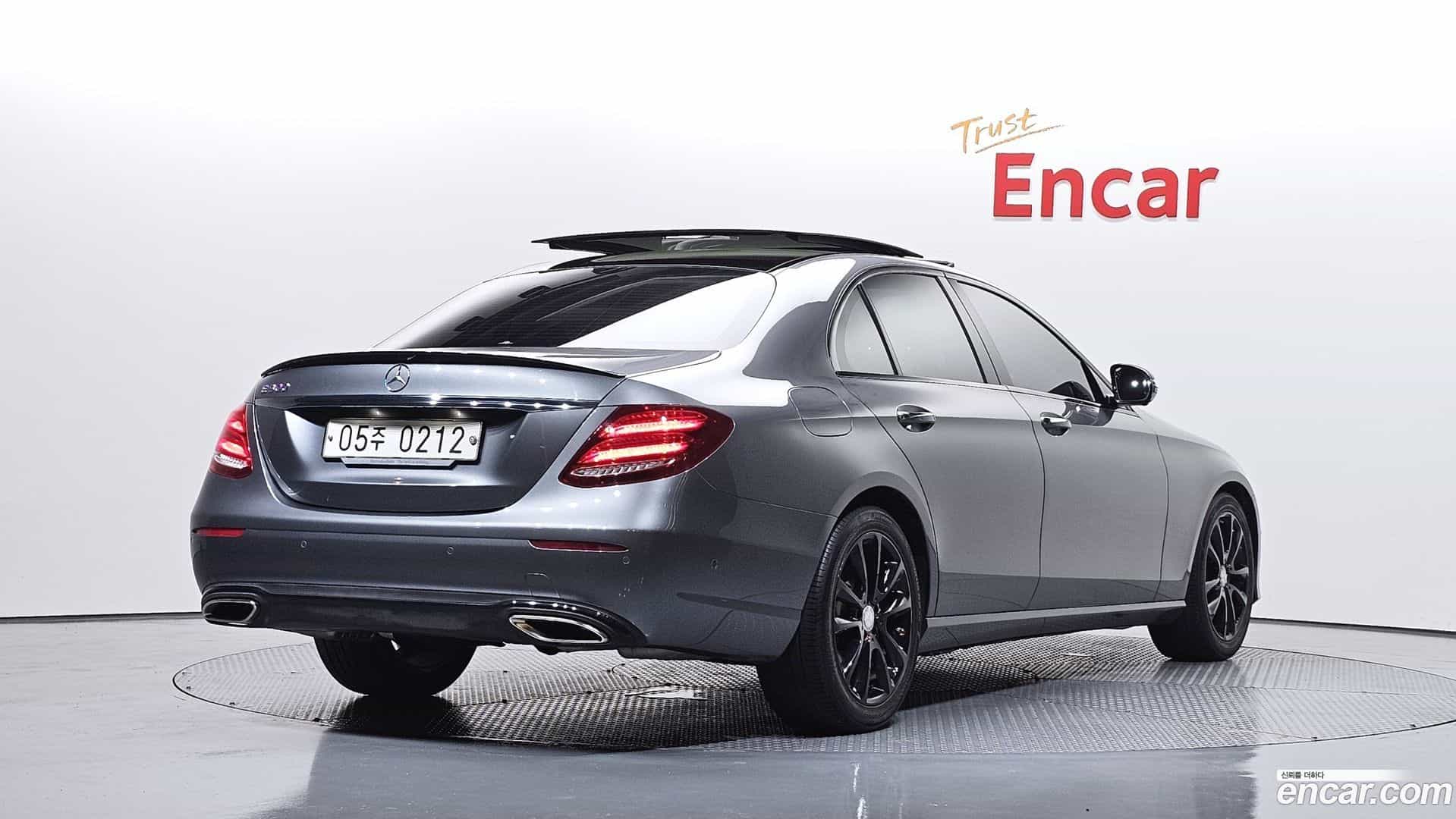 E-Class Mercedes-Benz 2016.6-OUTER-002
