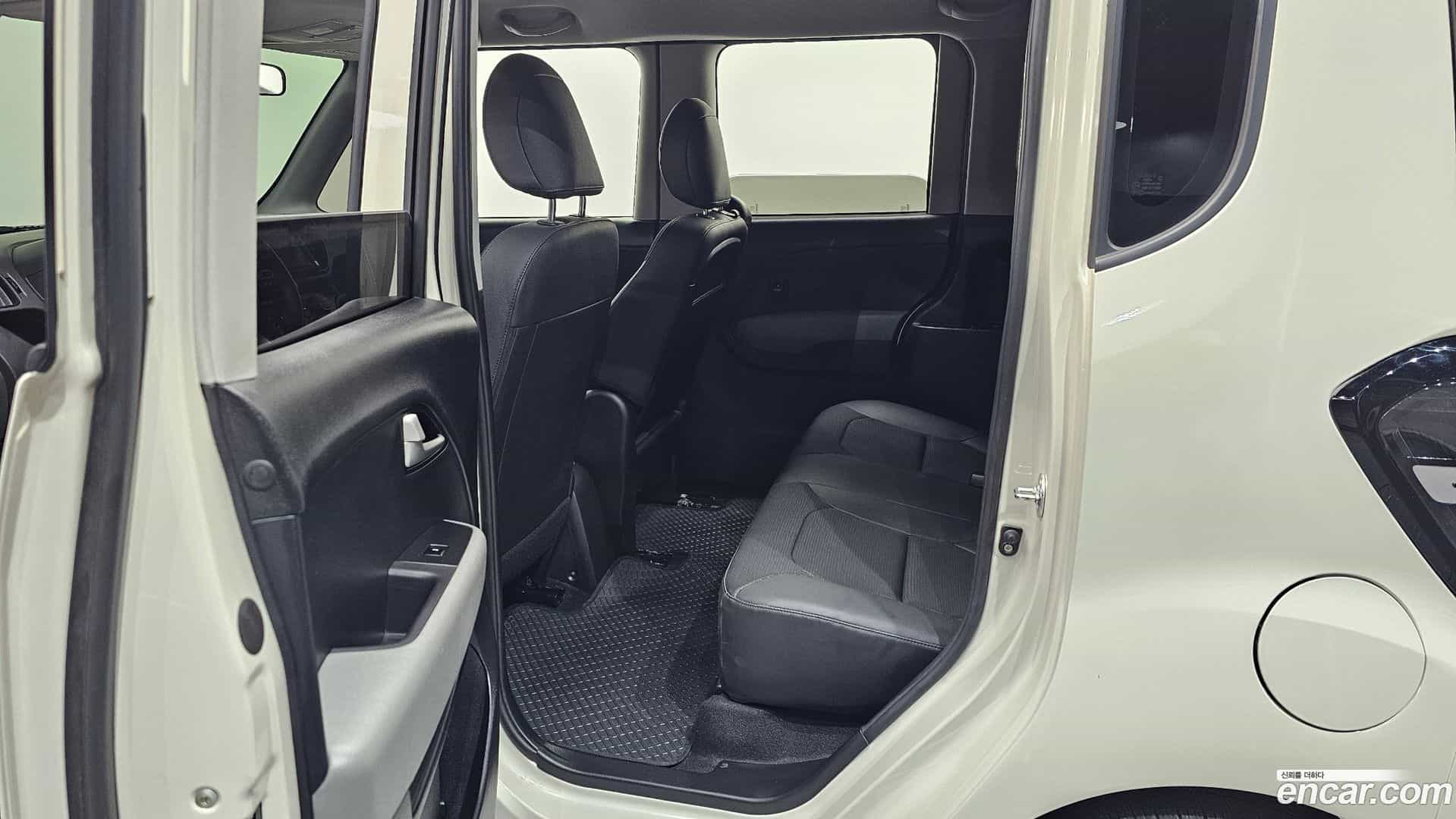 RAY Kia 2023.4-INNER-036
