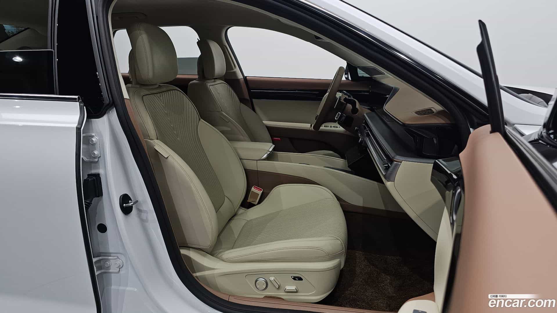 Grandeur Hyundai 2023.0-INNER-010
