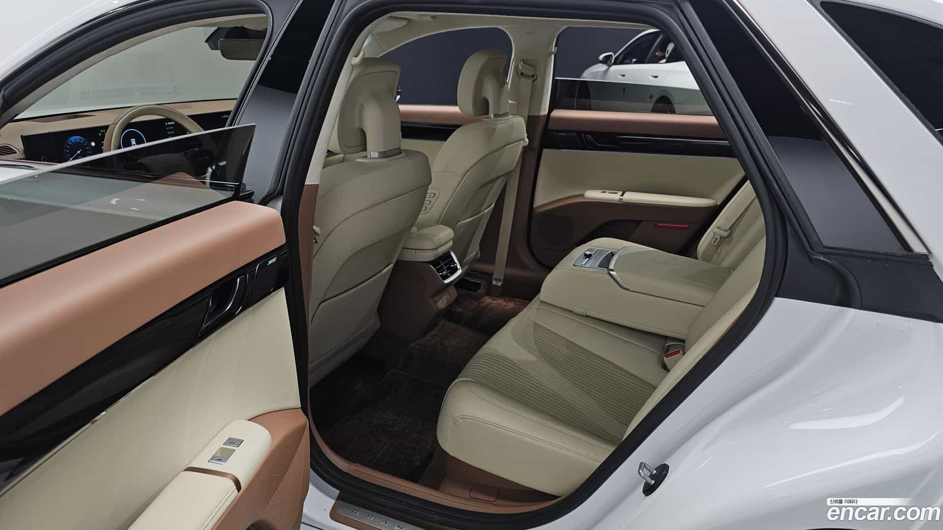 Grandeur Hyundai 2023.0-OPTION-016