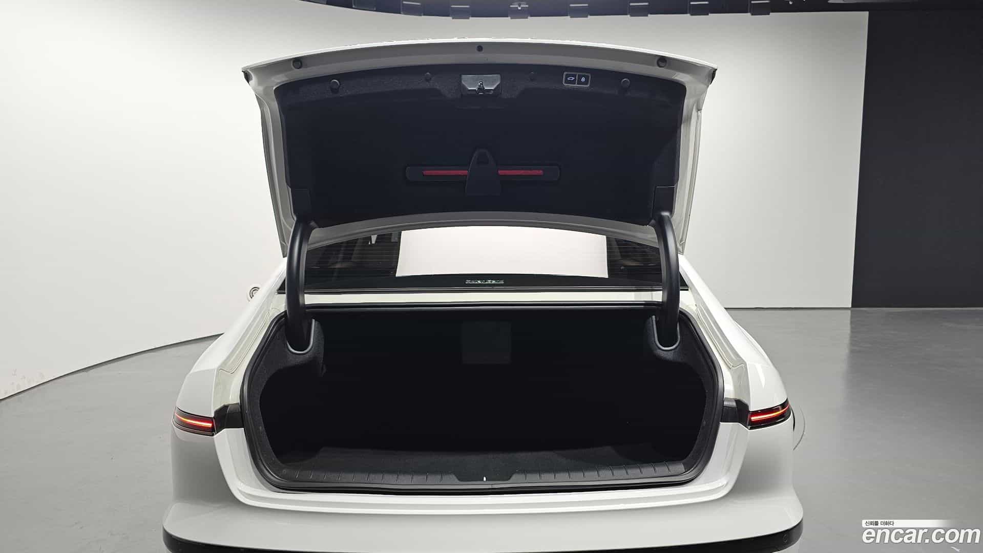 Grandeur Hyundai 2023.0-OPTION-024