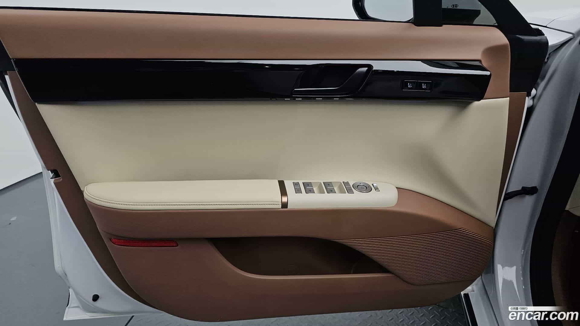 Grandeur Hyundai 2023.0-INNER-034