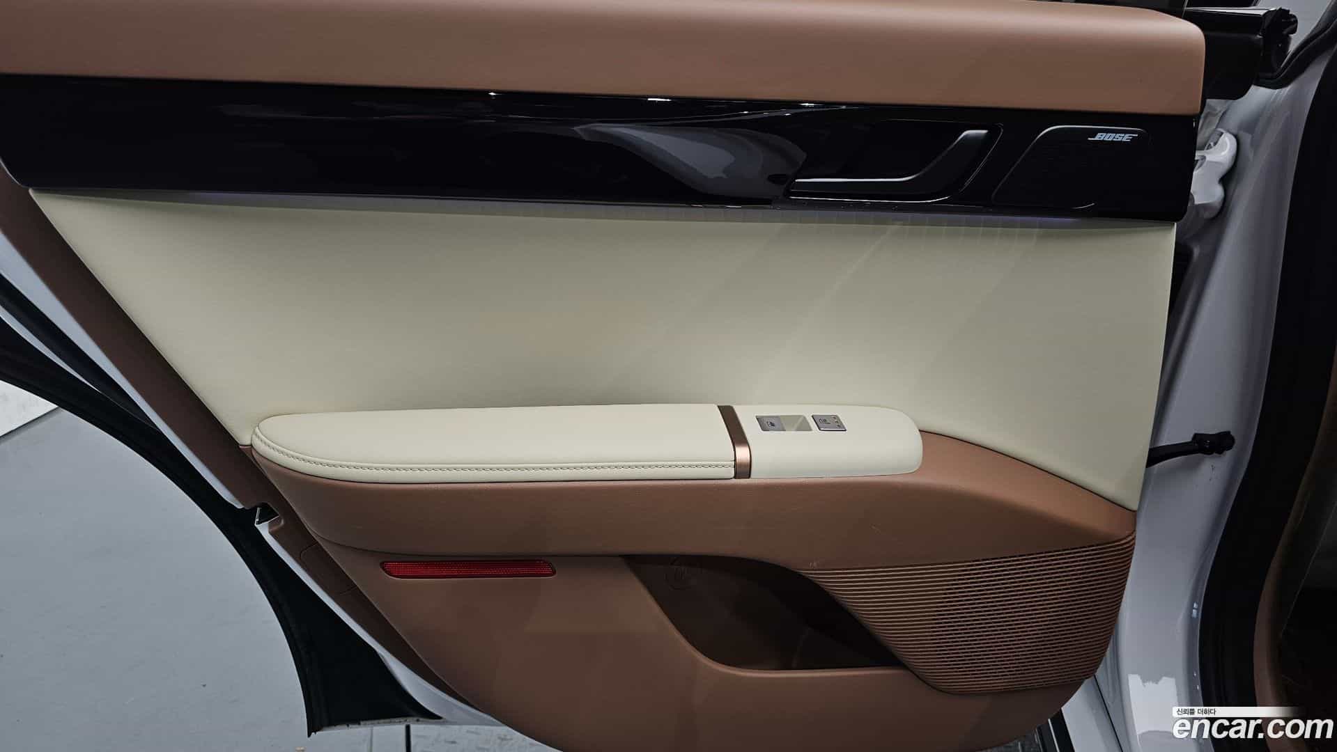 Grandeur Hyundai 2023.0-INNER-035