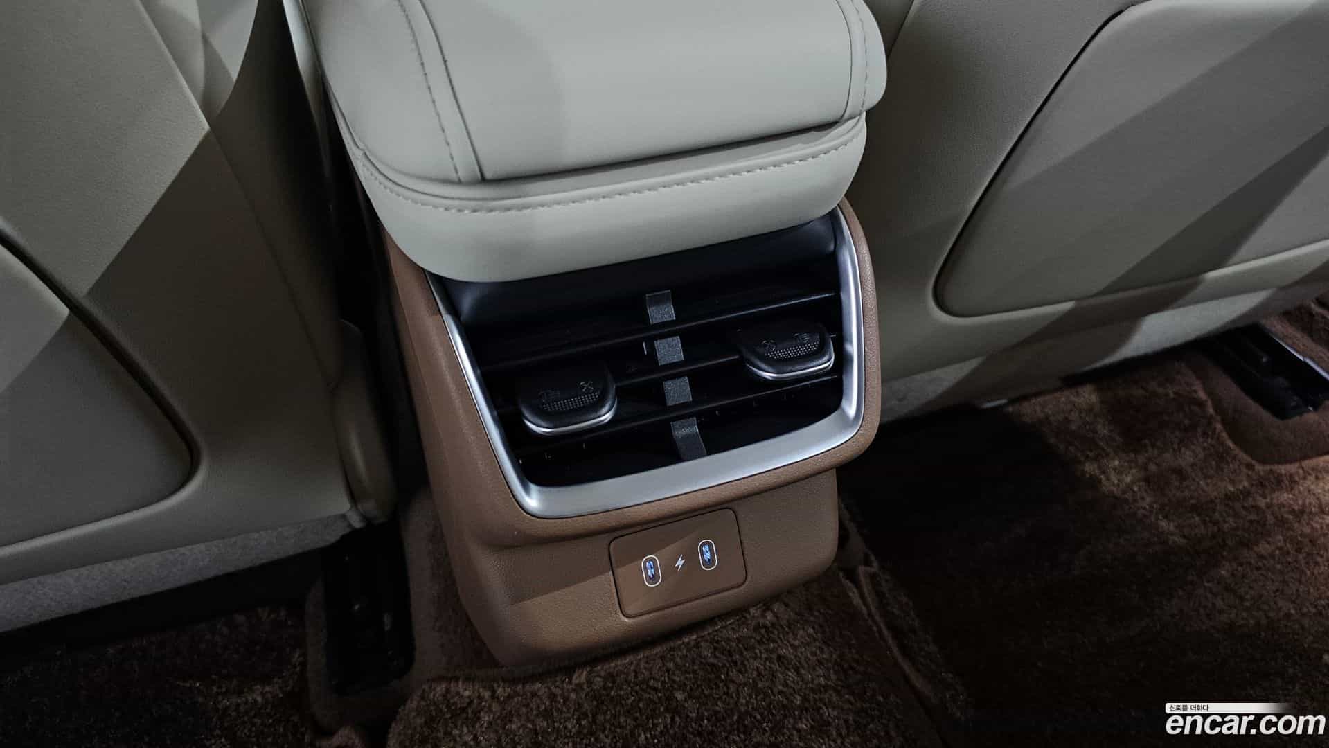 Grandeur Hyundai 2023.0-OPTION-045