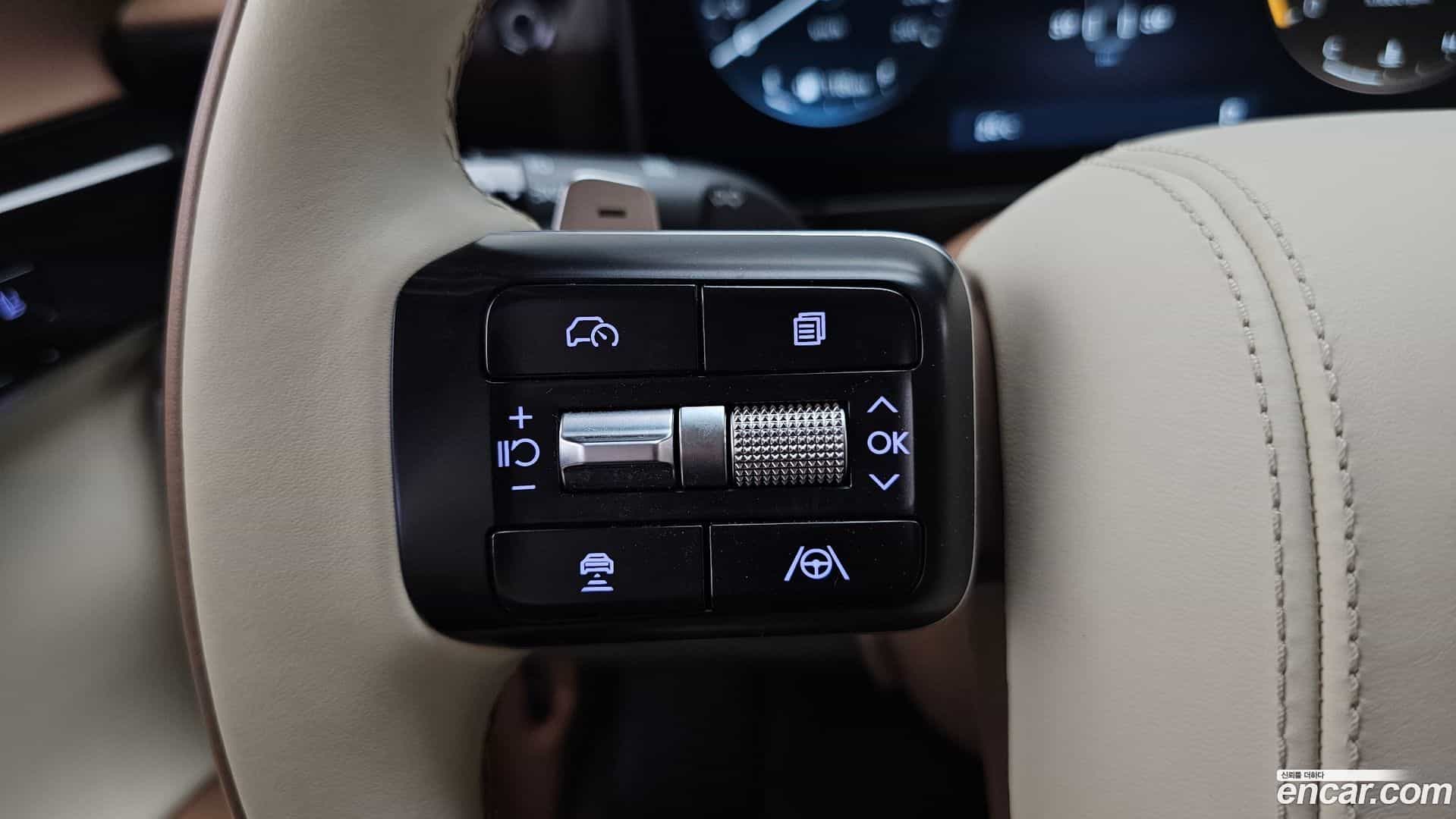 Grandeur Hyundai 2023.0-OPTION-048