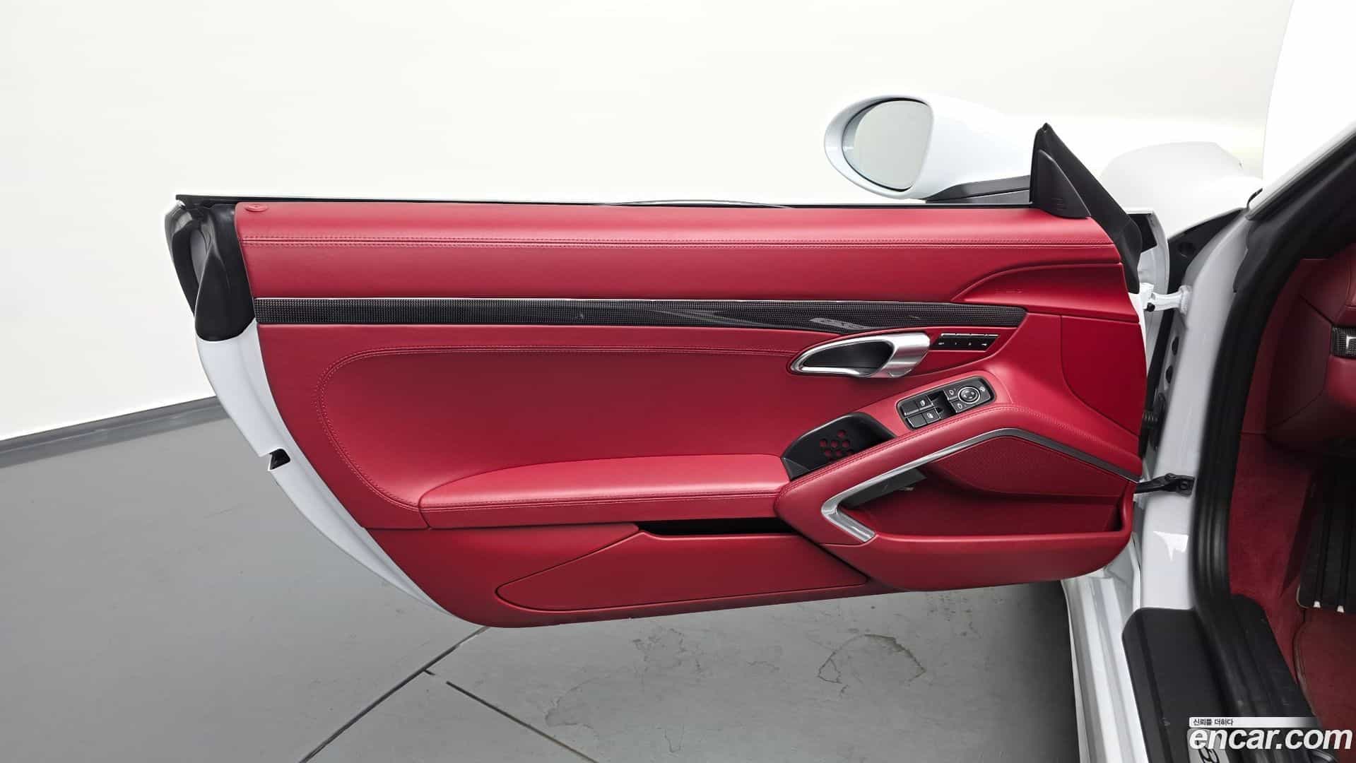 718 Porsche 2022.4-INNER-034