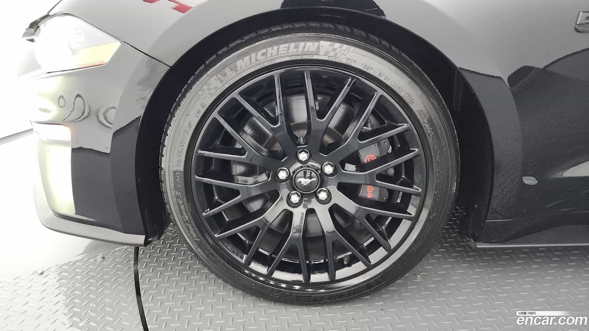 Mustang Ford 2018.7-OUTER-005