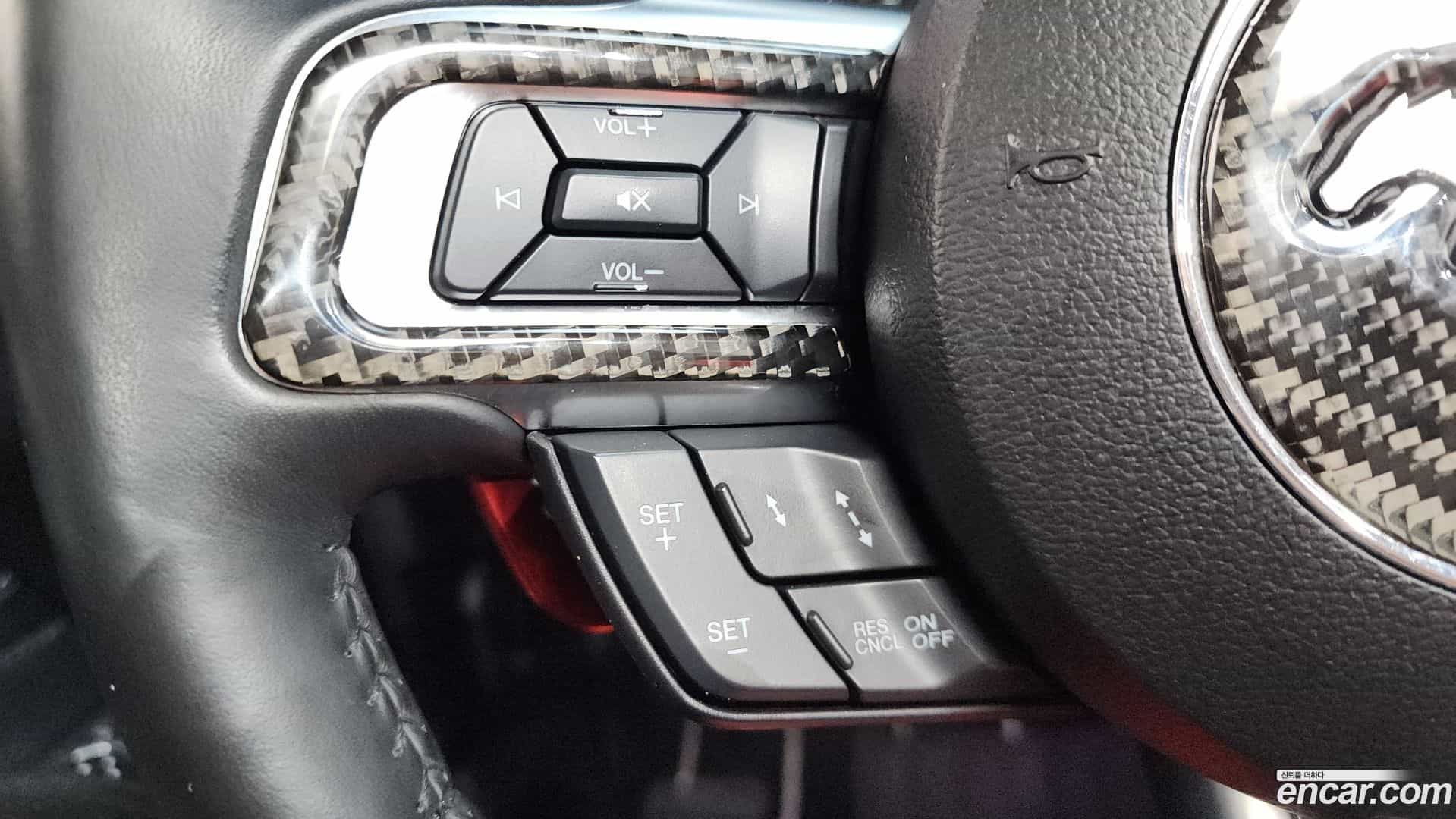 Mustang Ford 2018.7-OPTION-020