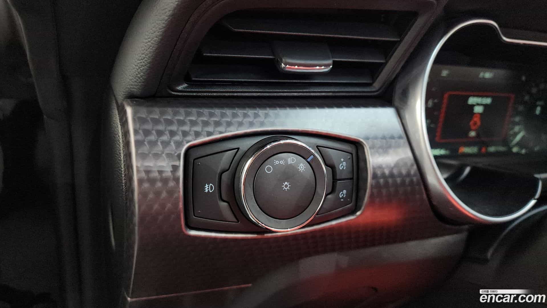 Mustang Ford 2018.7-OPTION-043