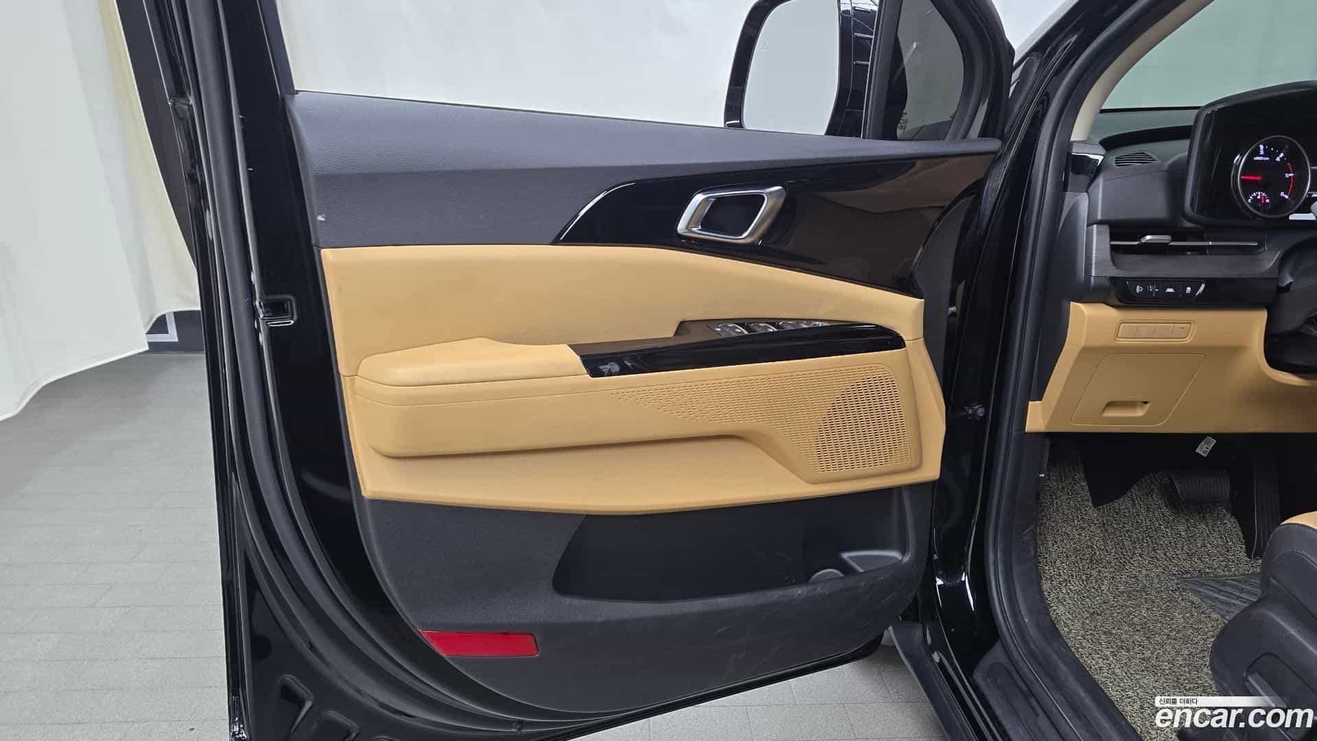 Canival Kia 2023.1-INNER-034