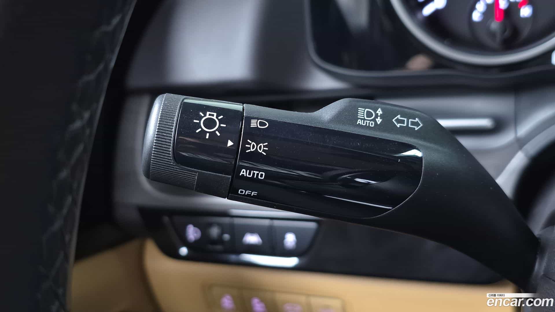 Canival Kia 2023.1-OPTION-047