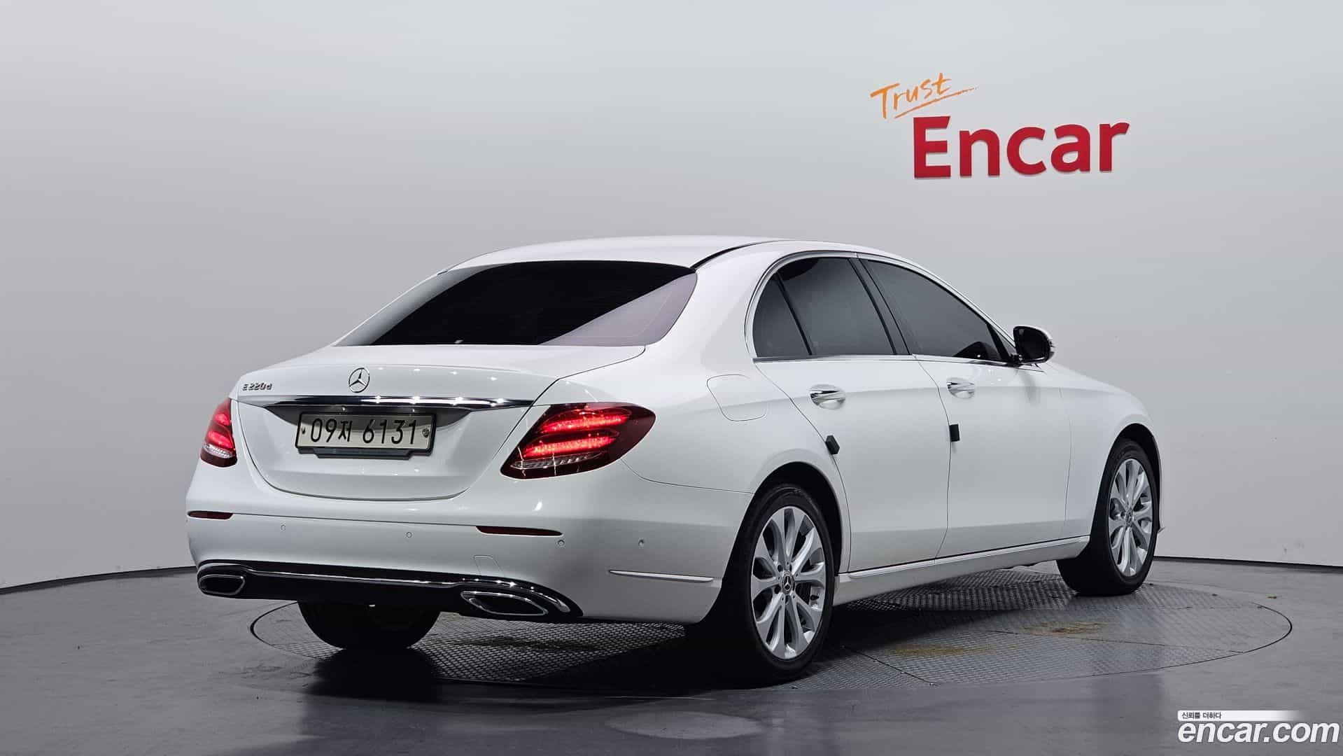 E-Class Mercedes-Benz 2019.7-OUTER-002