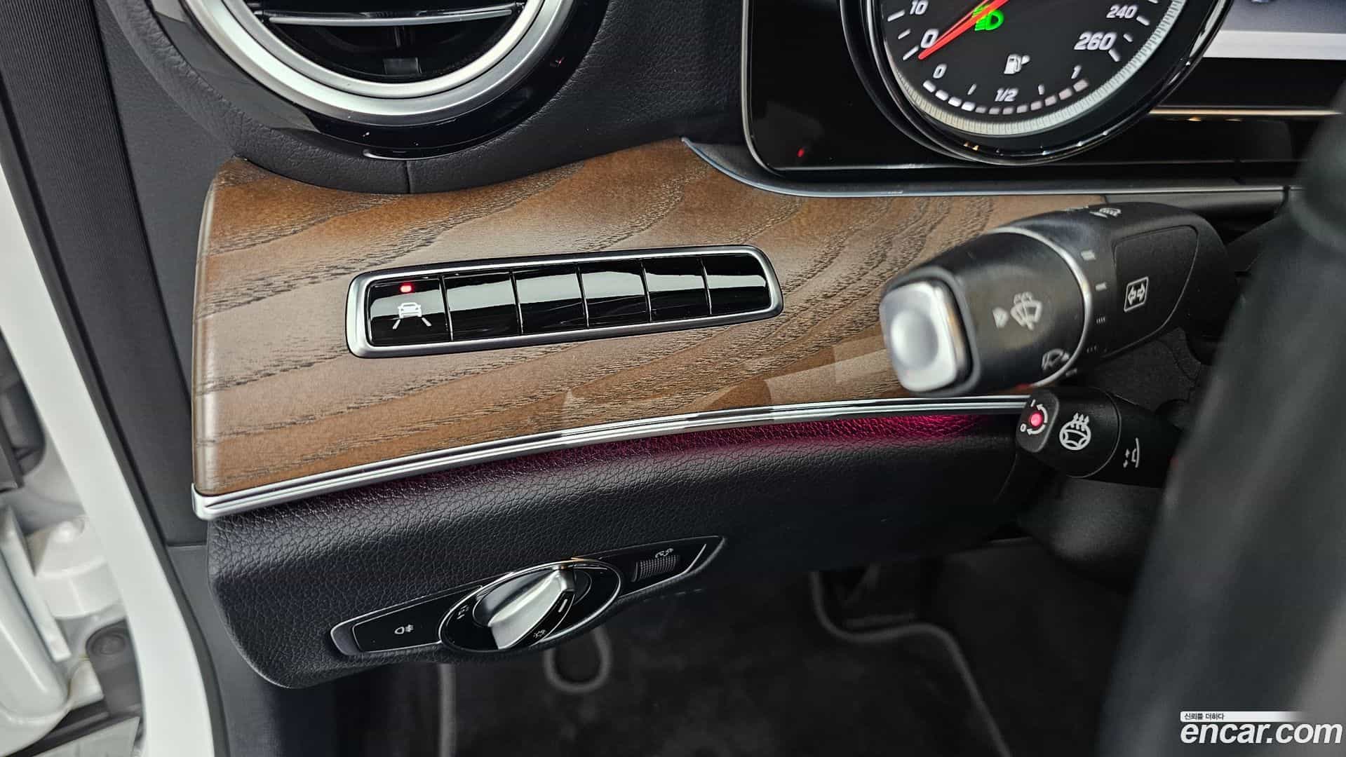 E-Class Mercedes-Benz 2019.7-OPTION-023
