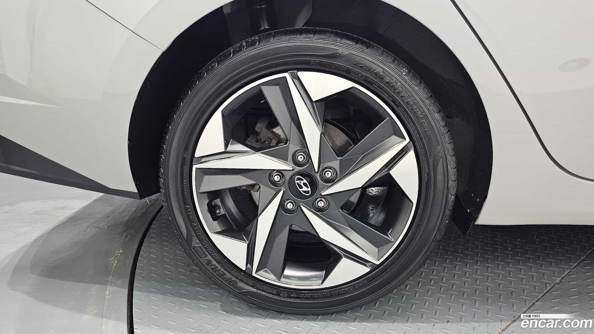 AVANTE Hyundai 2022.0-OUTER-005