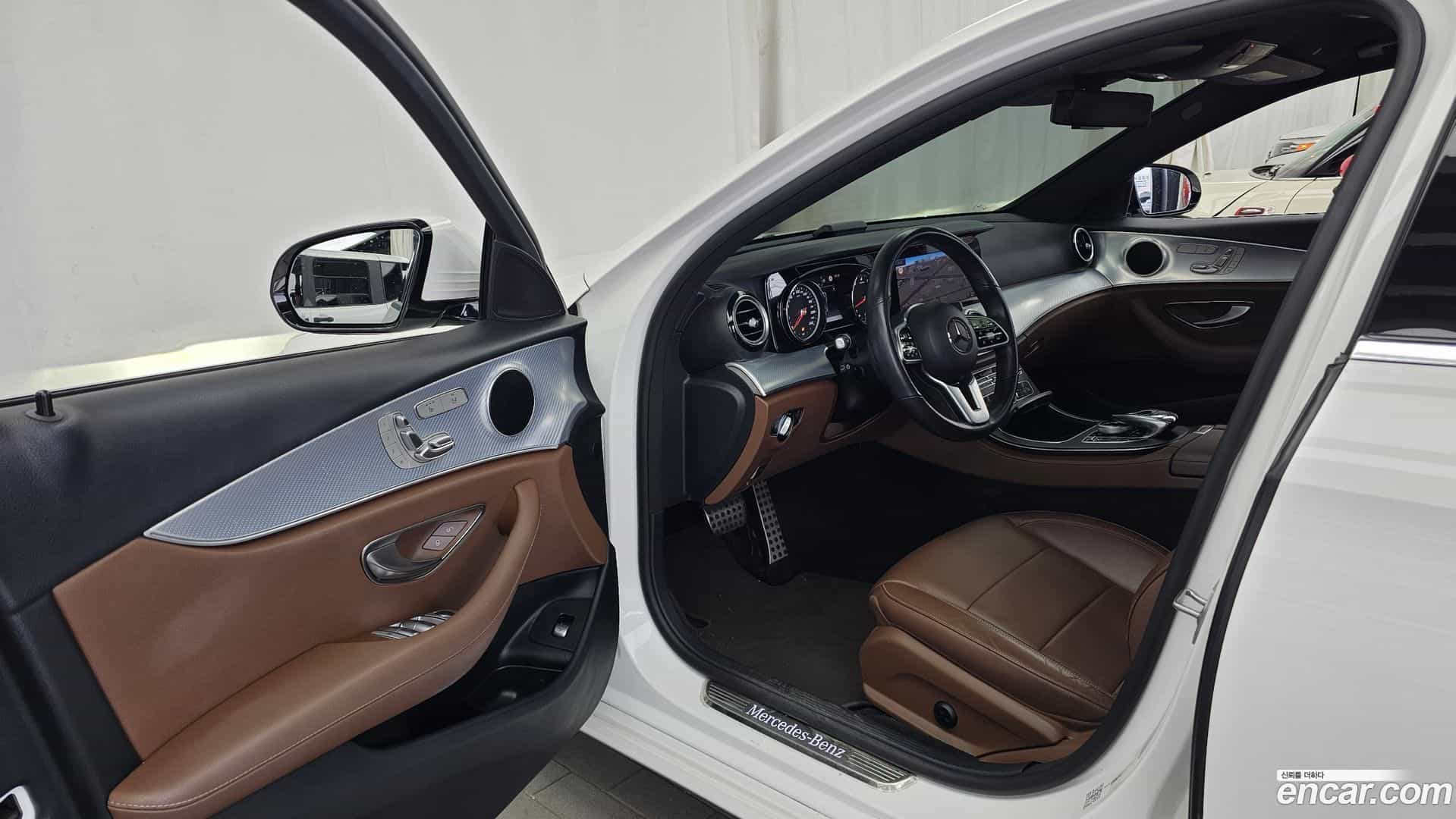 E-Class Mercedes-Benz 2020.7-INNER-010