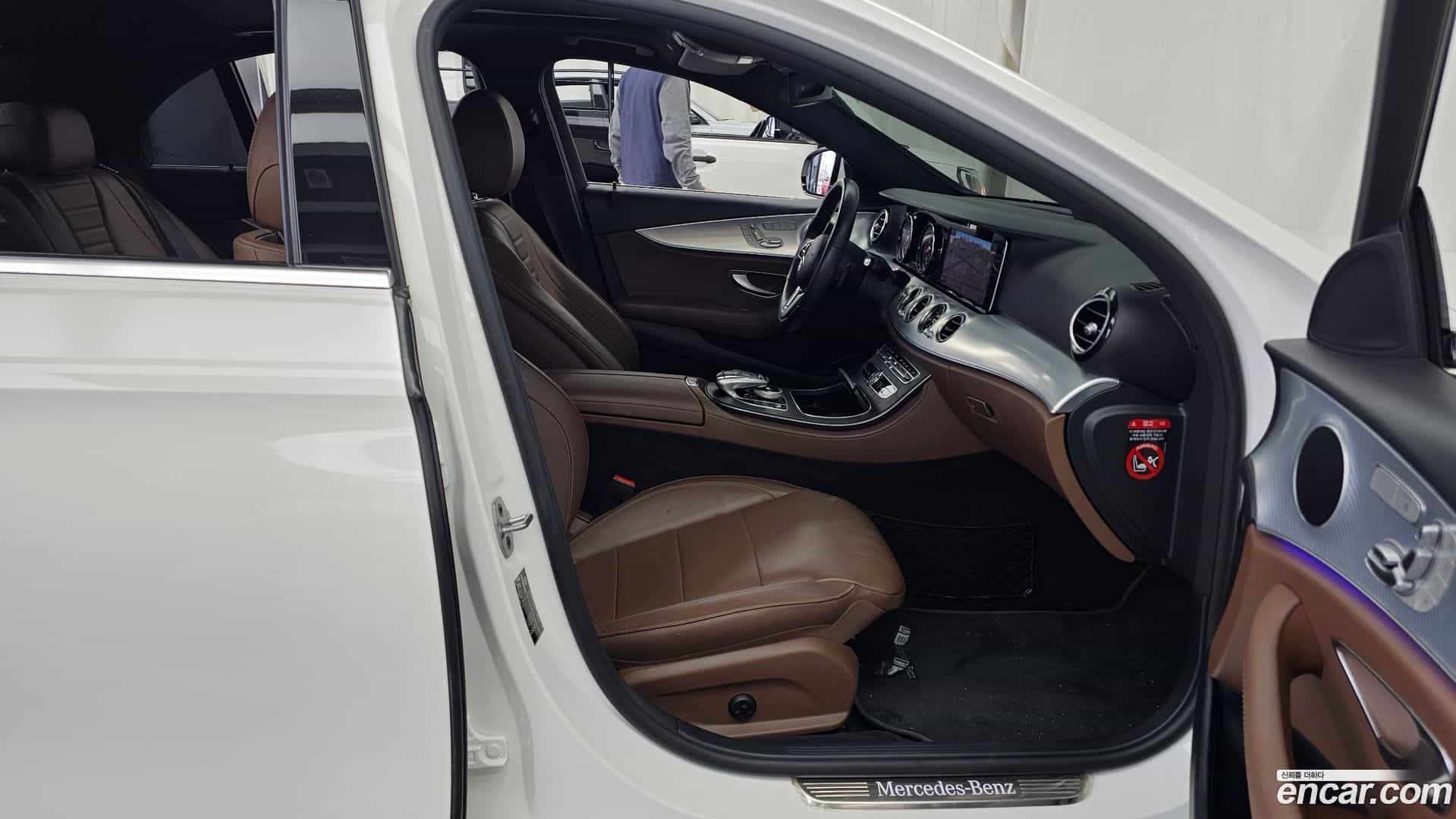 E-Class Mercedes-Benz 2020.7-OPTION-015