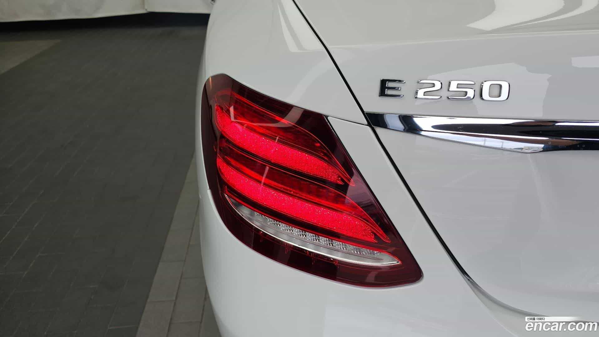 E-Class Mercedes-Benz 2020.7-OUTER-033