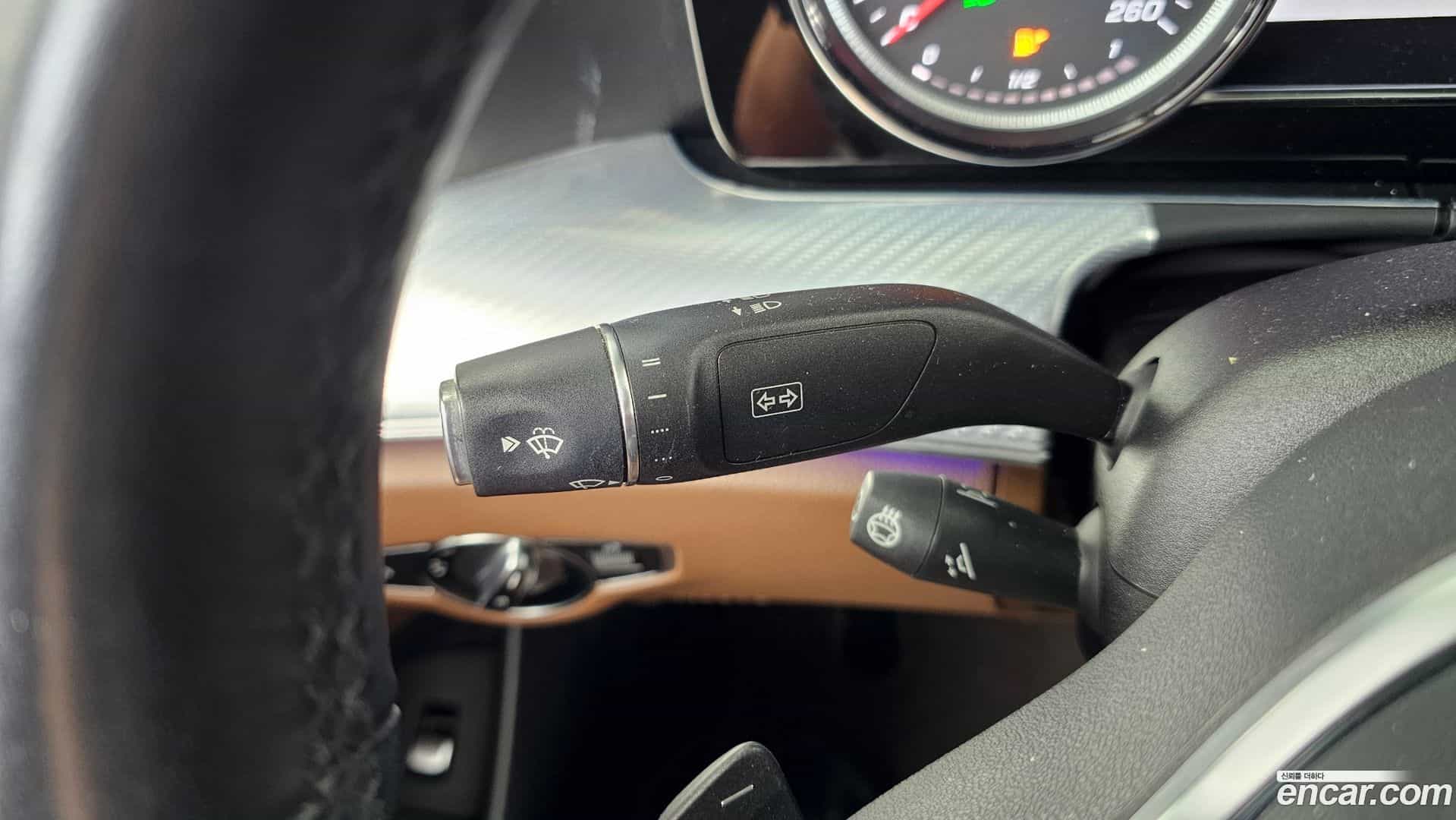 E-Class Mercedes-Benz 2020.7-OPTION-041