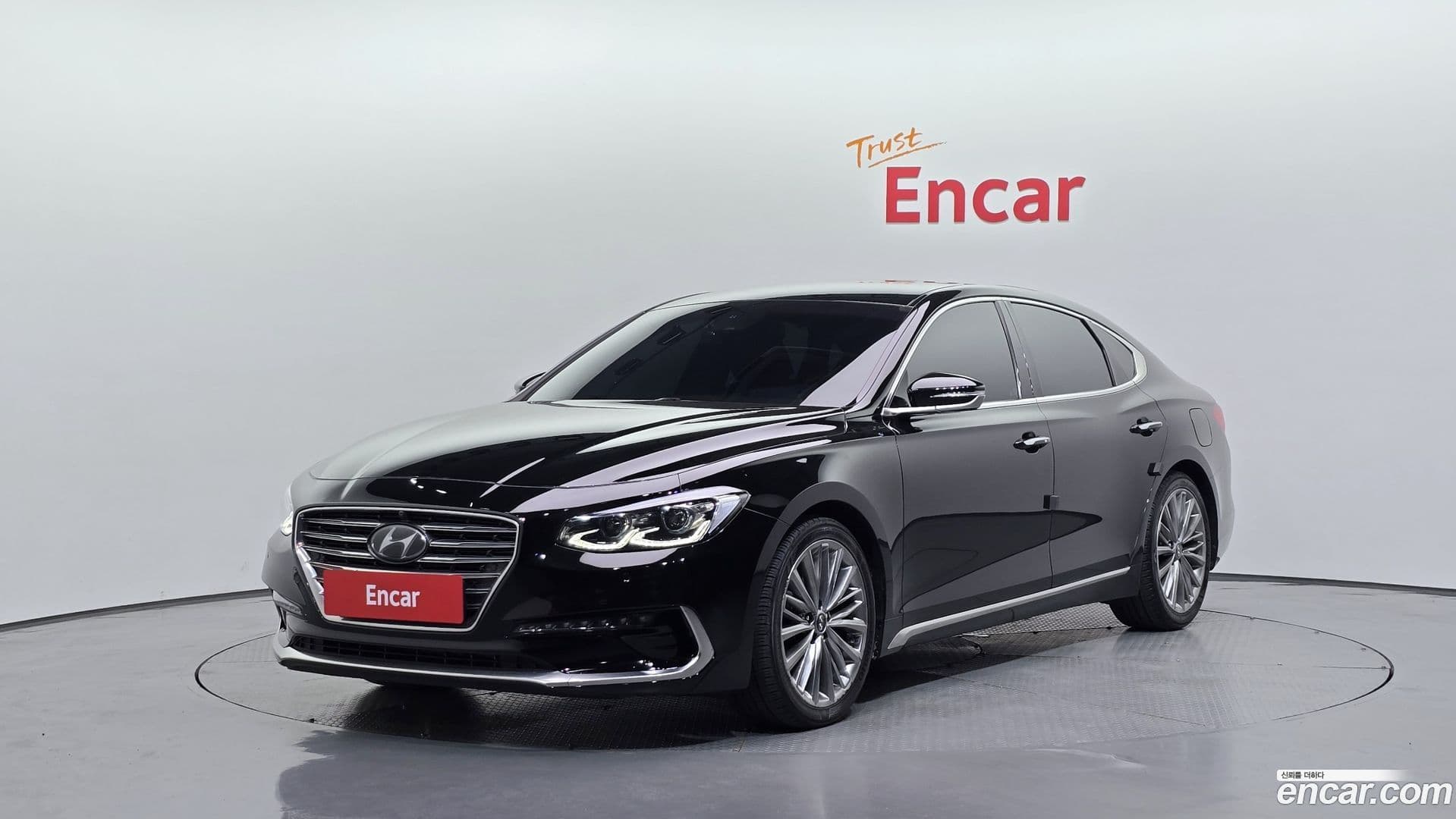 Main__Slider__Photo:Grandeur Hyundai 2019.10-0