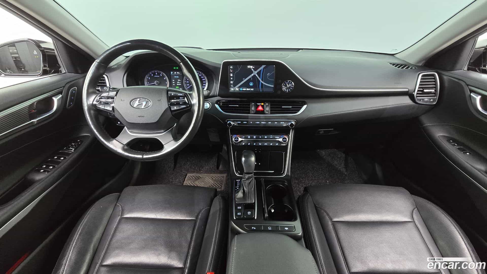 Grandeur Hyundai 2019.10-INNER-007