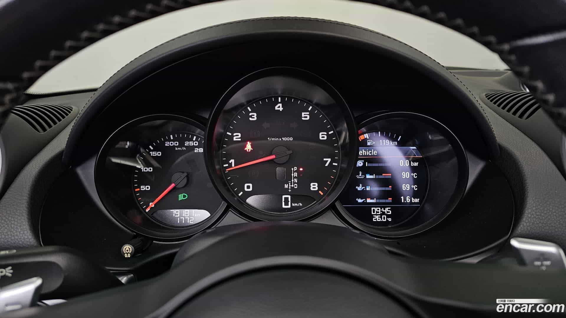 718 Porsche 2019.11-INNER-008
