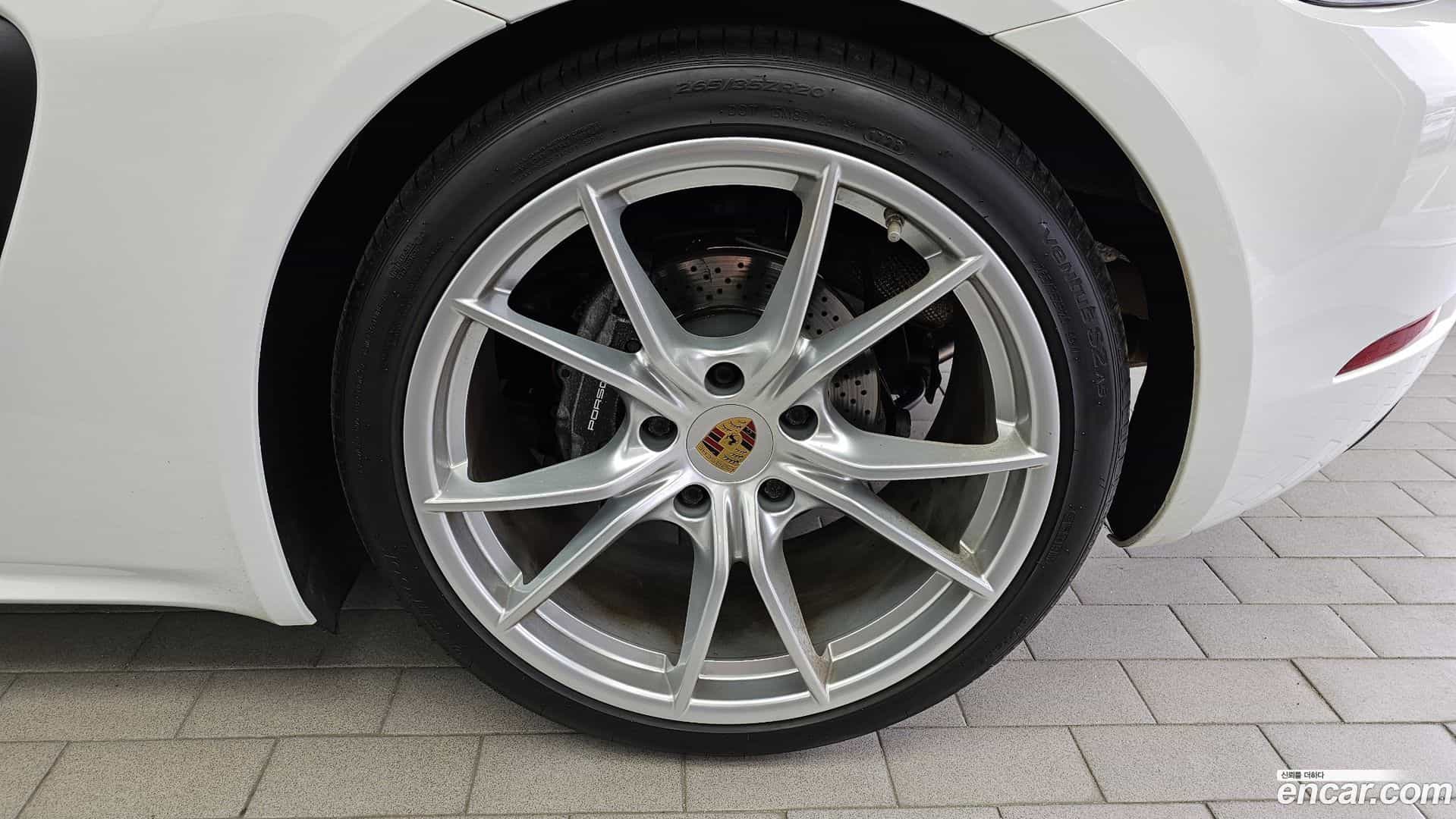 718 Porsche 2019.11-OUTER-031