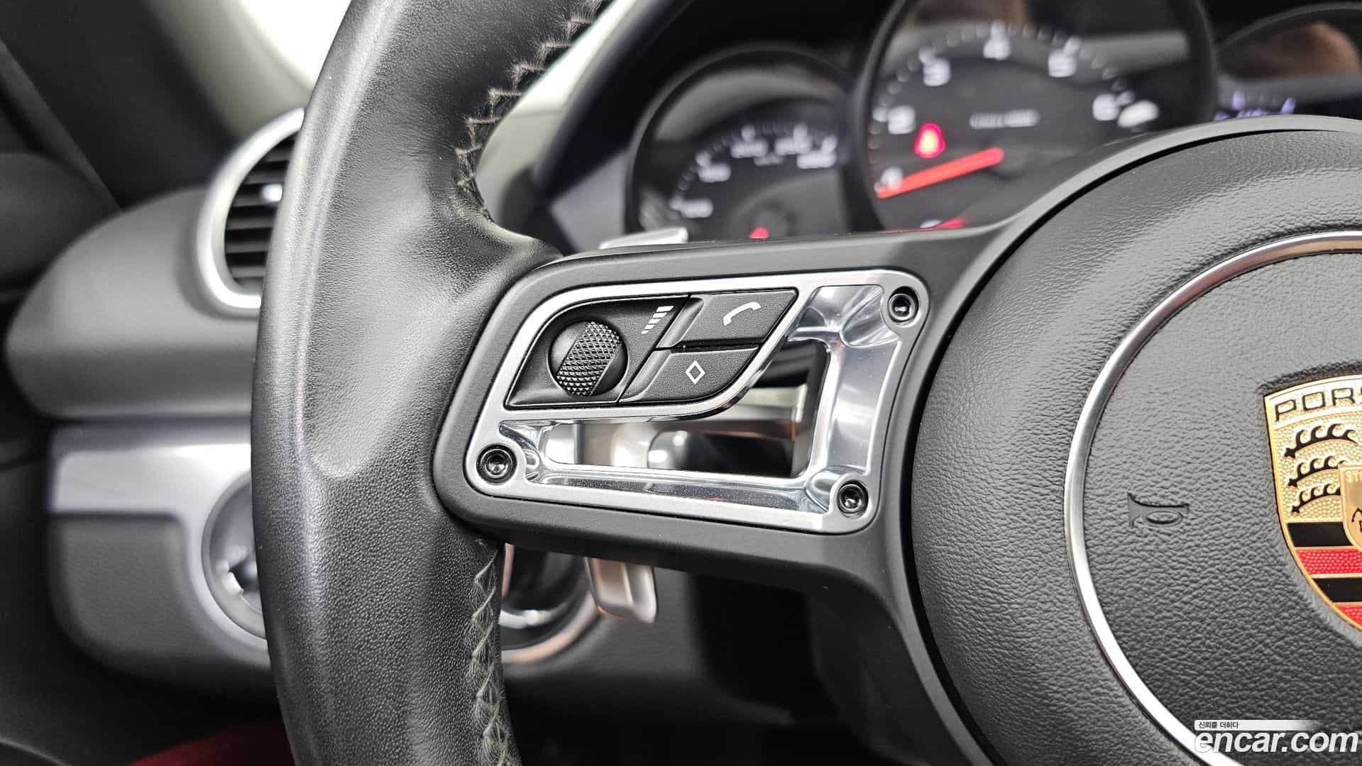 718 Porsche 2019.11-OPTION-041