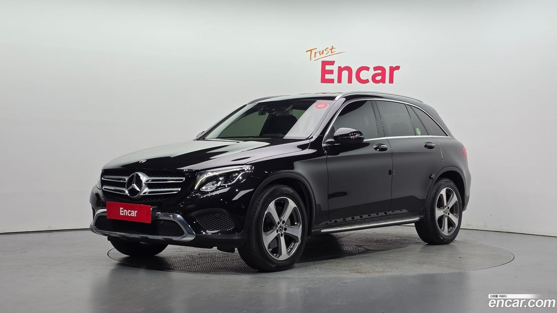 Main__Slider__Photo:GLC-Class Mercedes-Benz 2019.8-0