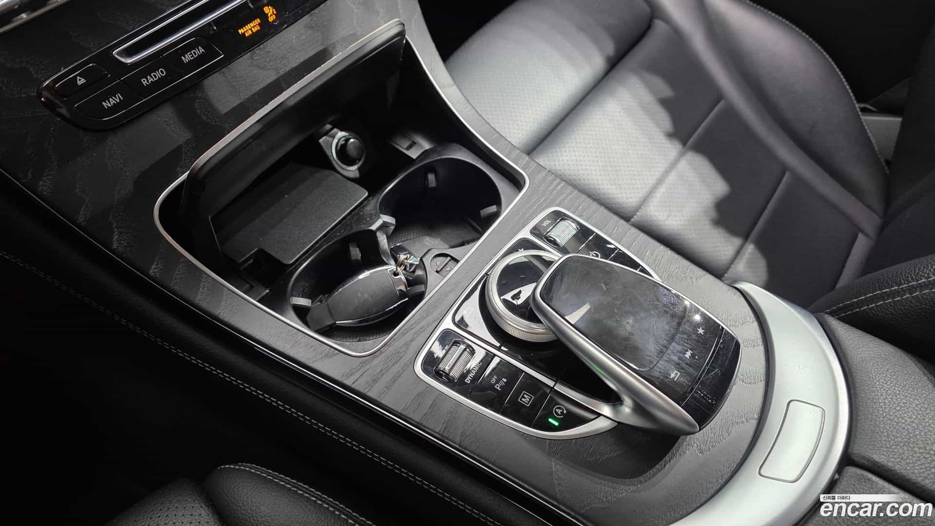 GLC-Class Mercedes-Benz 2019.8-OPTION-022