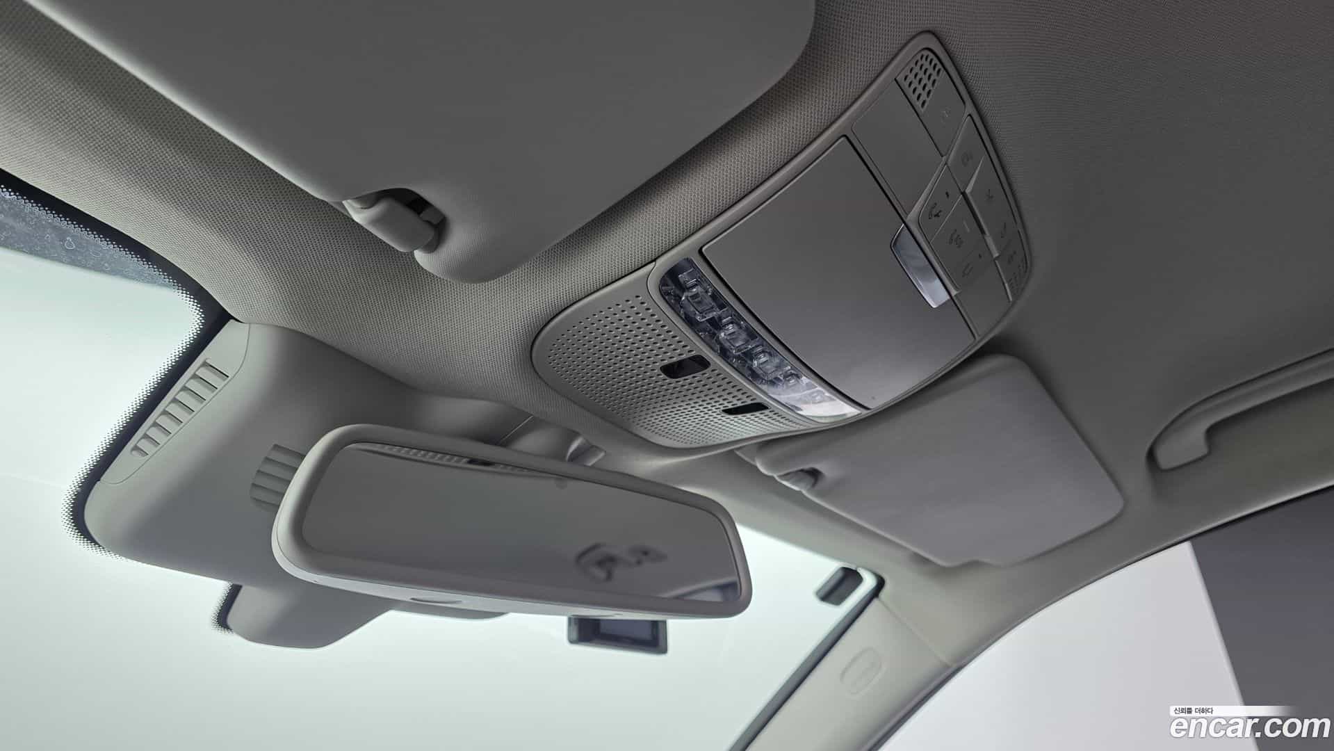 GLC-Class Mercedes-Benz 2019.8-OPTION-023