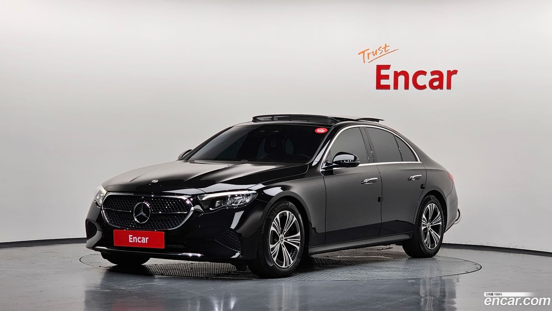 Main__Slider__Photo:E-Class Mercedes-Benz 2024.5-0