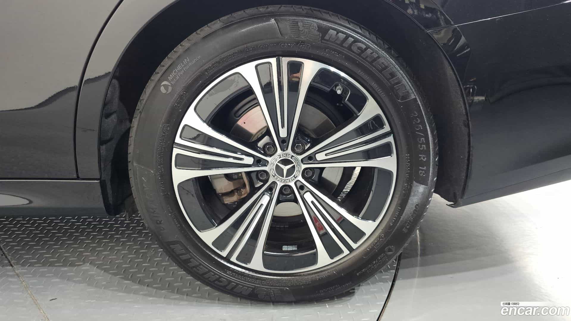 E-Class Mercedes-Benz 2024.5-OUTER-031