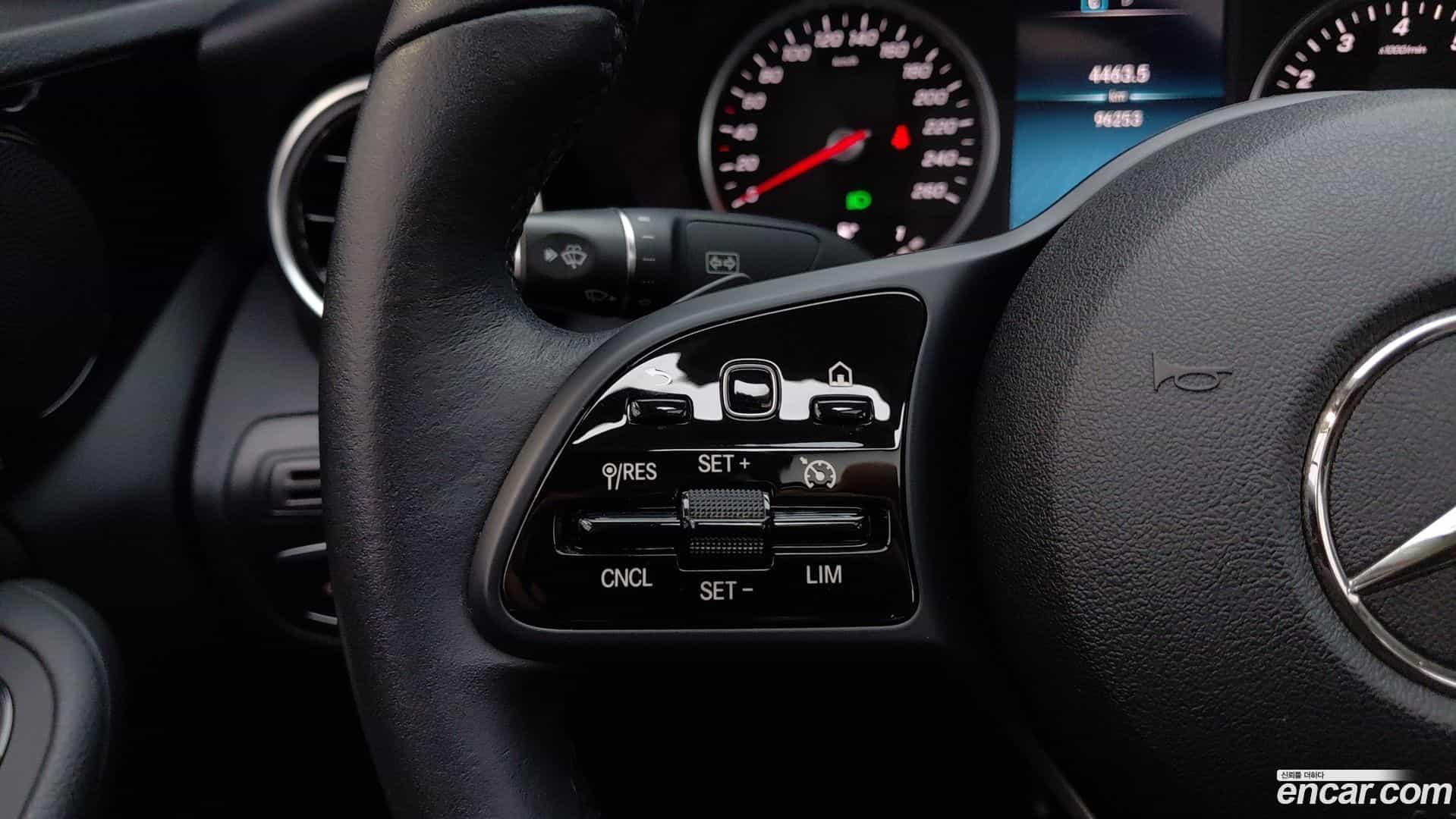 C-Class Mercedes-Benz 2020.5-OPTION-018