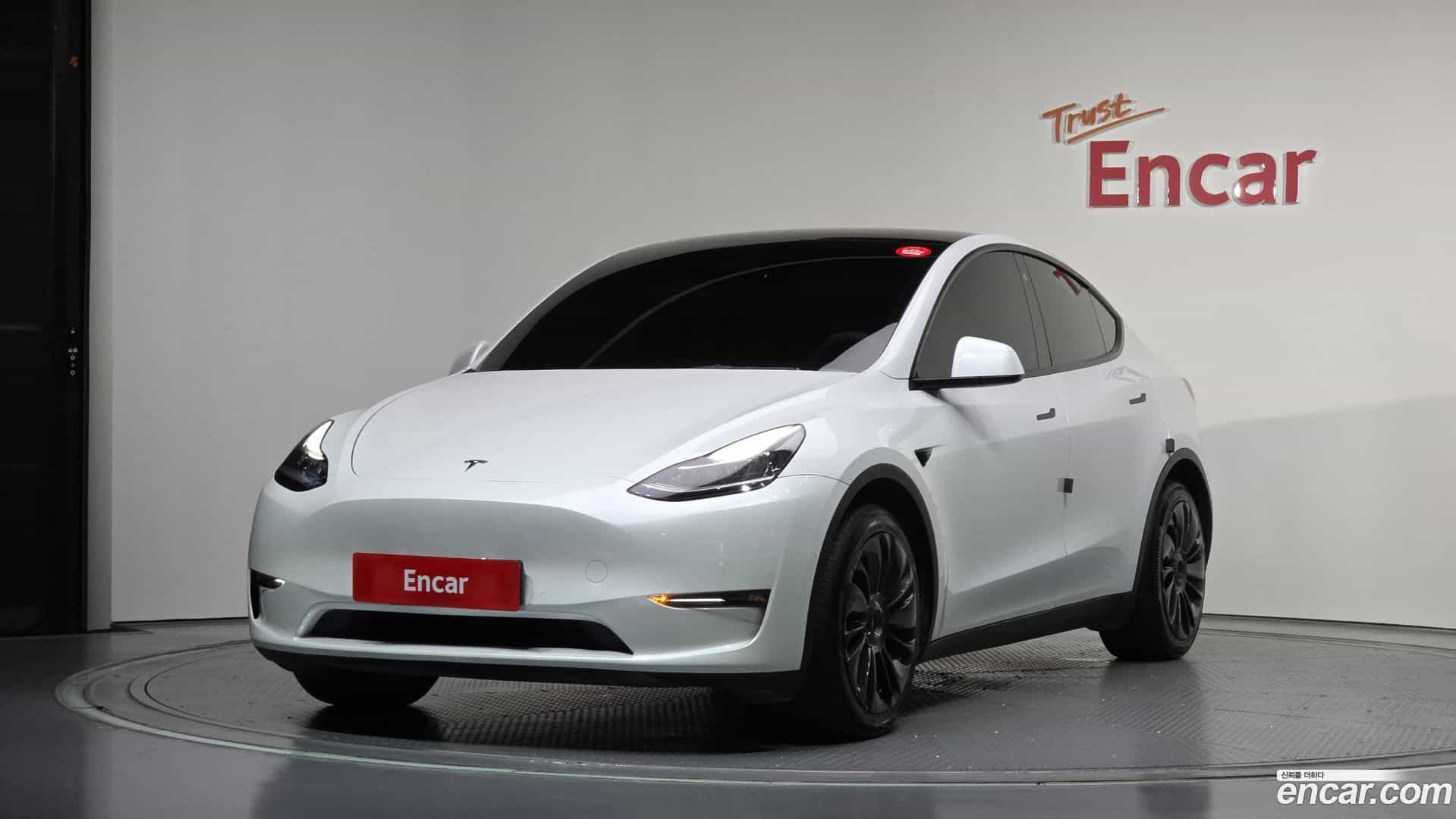 Model Y Tesla 2022.4-OUTER-001