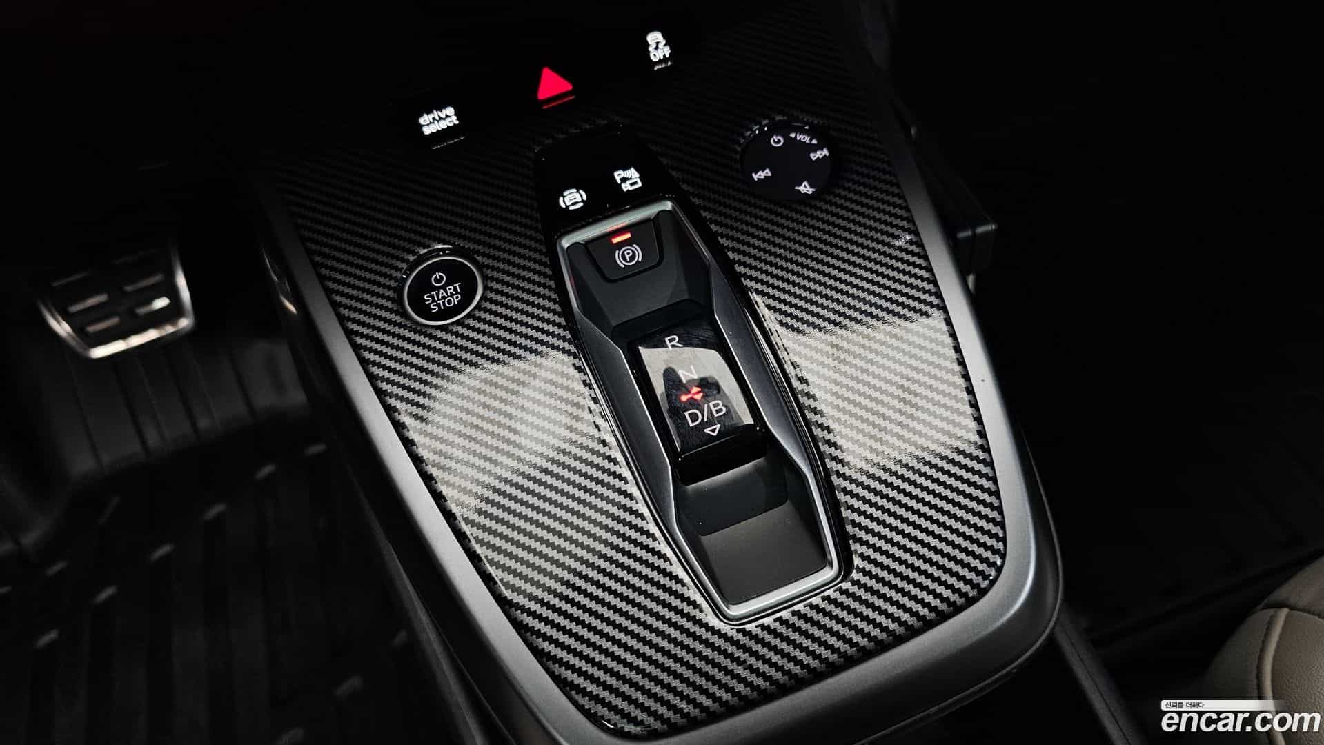 Q4 e-tron Audi 2023.11-INNER-009