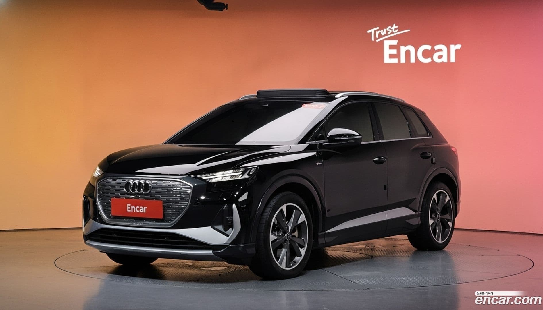 Main__Slider__Photo:Q4 e-tron Audi 2023.11-0