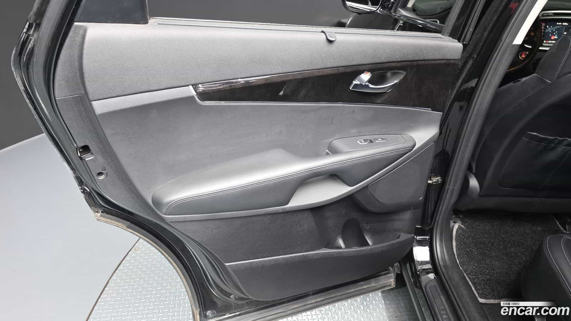 Sorento Kia 2015.6-INNER-035
